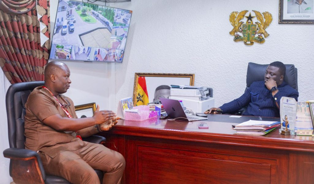 KATH-CEO-Pays-Courtesy-Call-On-Ashanti-Regional-Minister1-1-2048x1180